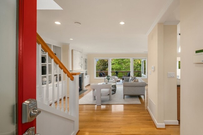 Building Photo - Magnolia Home