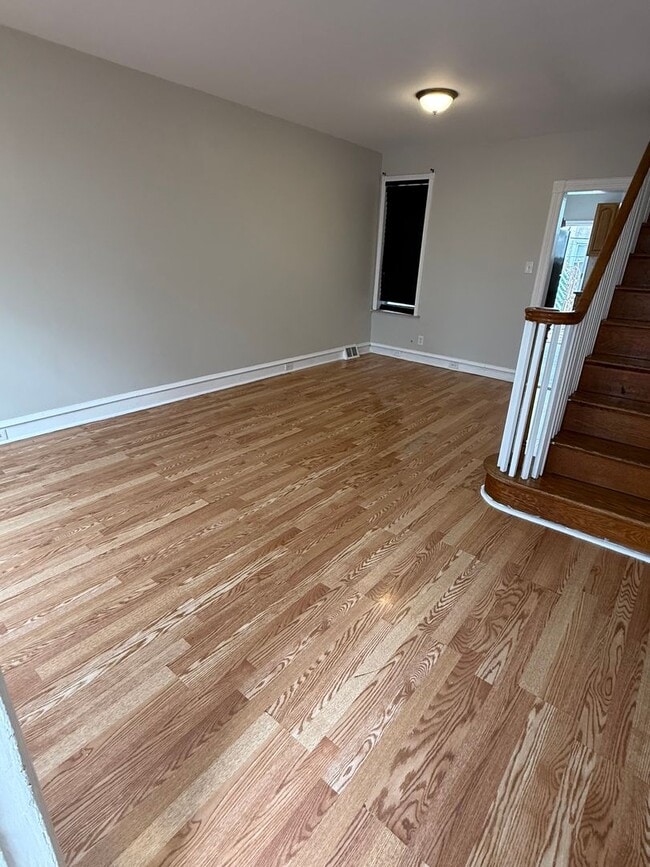 Building Photo - Charming 3-Bedroom 1-Bathroom Home in Port...