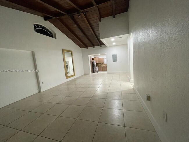 Building Photo - 211 SW 71st Ave