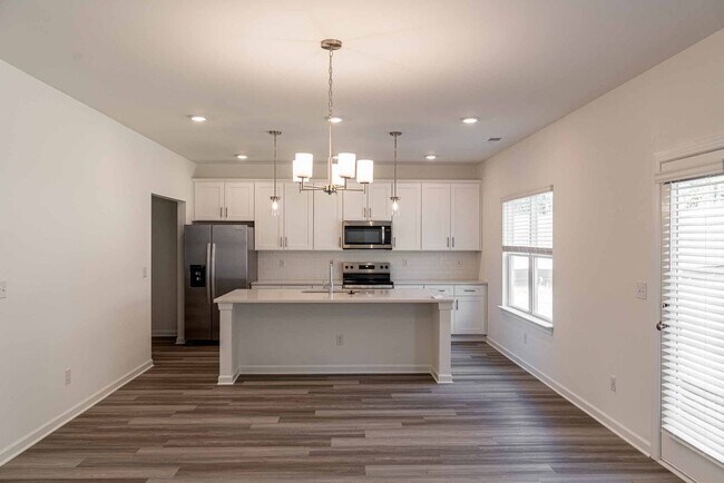 Foto del edificio - BRAND NEW SINGLE FAMILY HOME IN LOGANVILLE