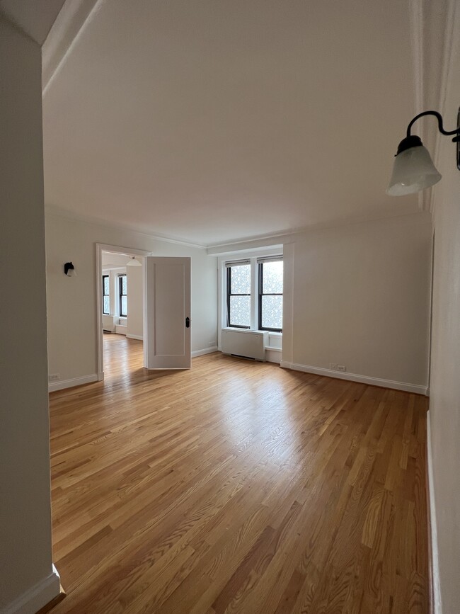 Building Photo - 15 E Kirby St