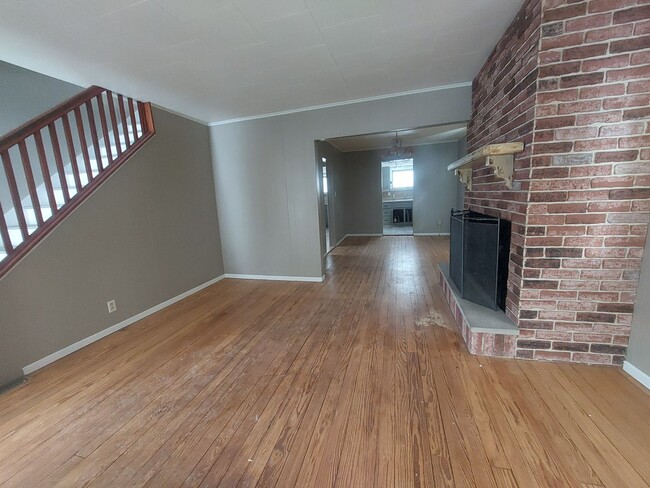 Foto del edificio - Spacious 2 bedroom home in Vandergrift