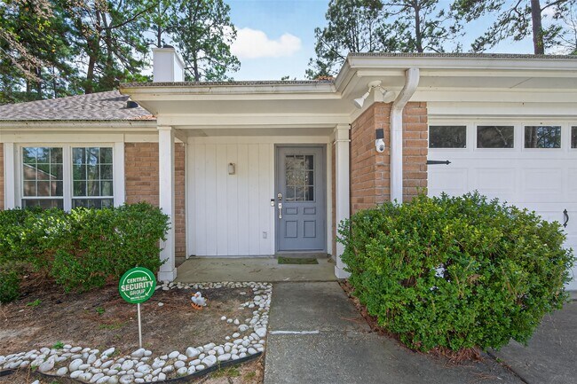 Foto del edificio - 35 Sheep Meadow Pl