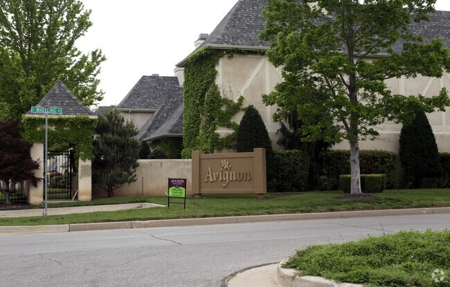 Building Photo - Avignon Town Homes