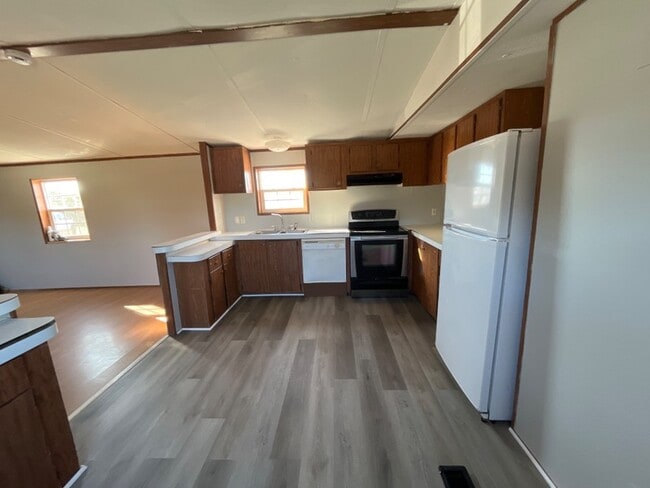 Building Photo - 115 Country Living Ln