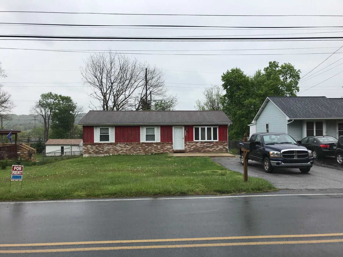 3159 Hazelwood Ave, Downingtown, PA 19335 House for Rent in