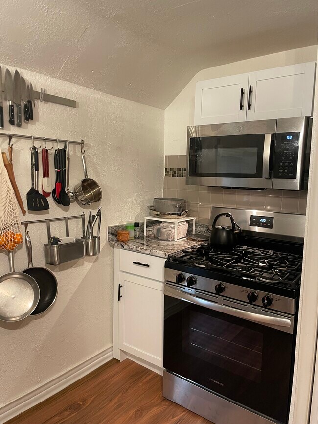 Foto del edificio - 1611 Grand St NE