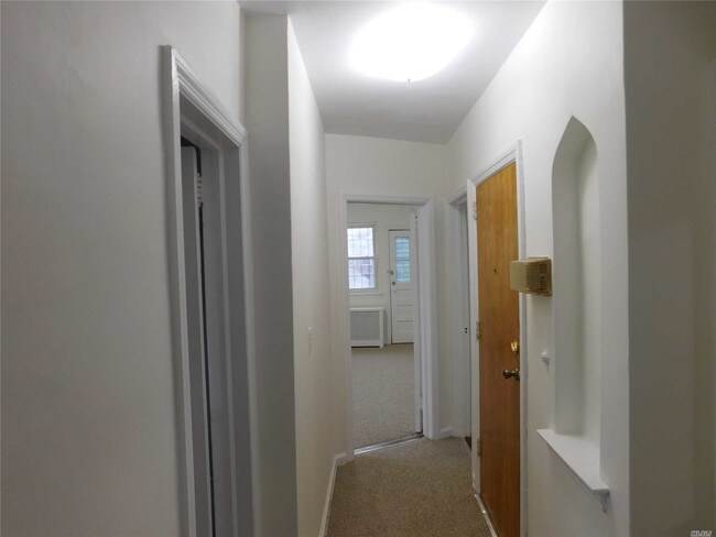 Building Photo - 63-35 Dieterle Crescent