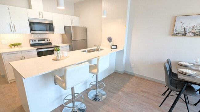 Building Photo - 420 Chrislind St