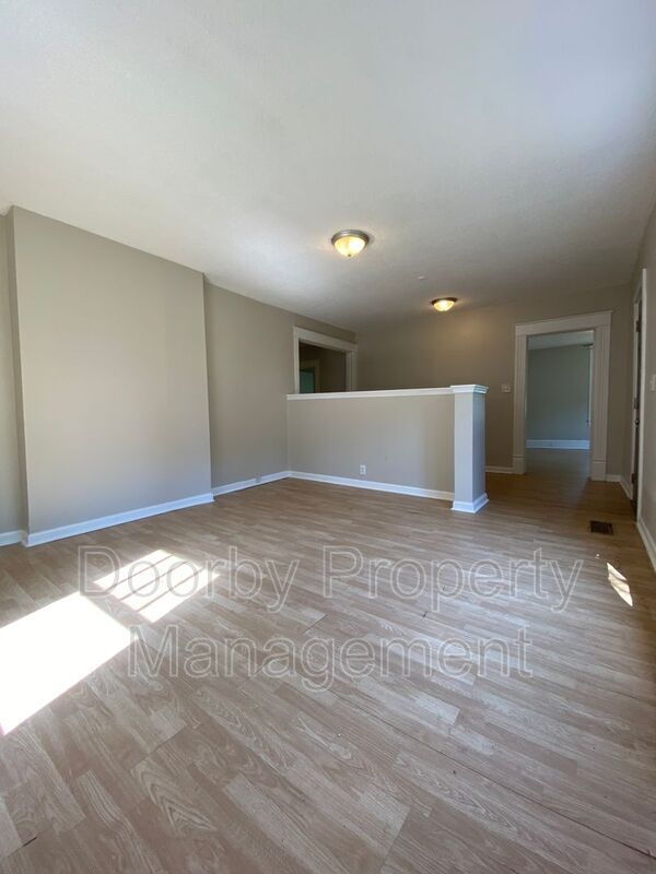 Foto del edificio - 2208 Duncan Ave