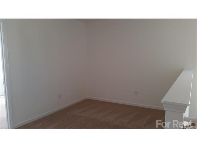 Building Photo - 10016 Portaferry Dr