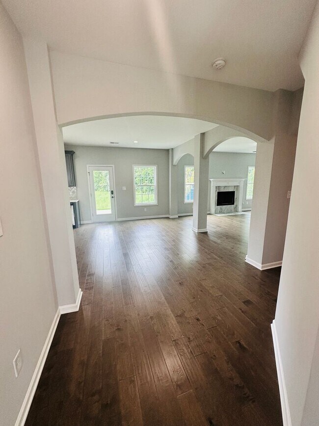Building Photo - Spacious Family Home in Kathleen