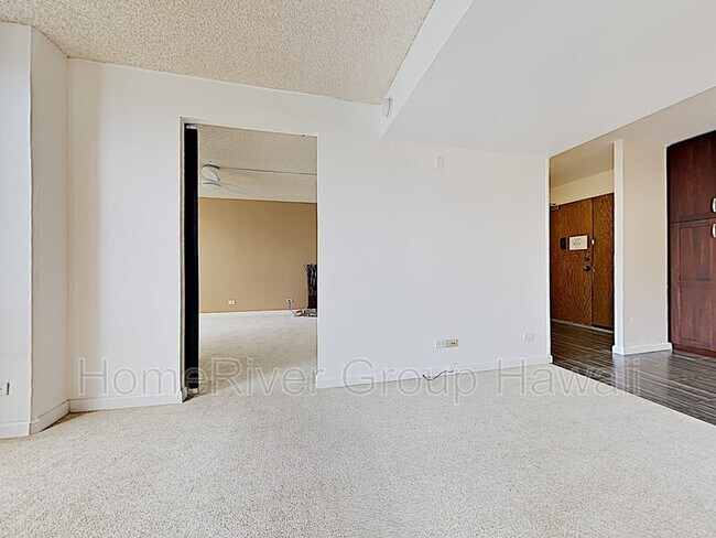Building Photo - 222 S Vineyard St