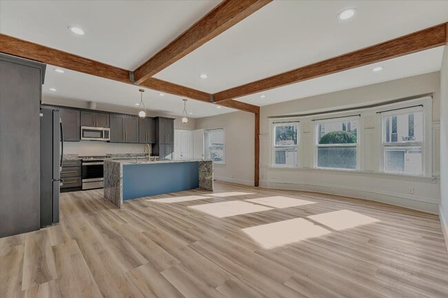 Building Photo - 2804 Adeline St