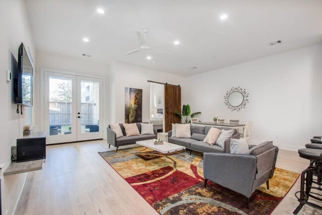 Building Photo - 4109 Hare St