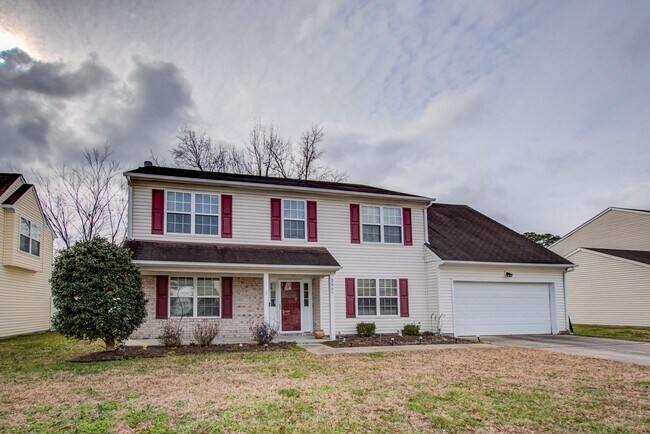 Building Photo - 5 Bedroom, 2.5 Bath Home in North Creek Ne...