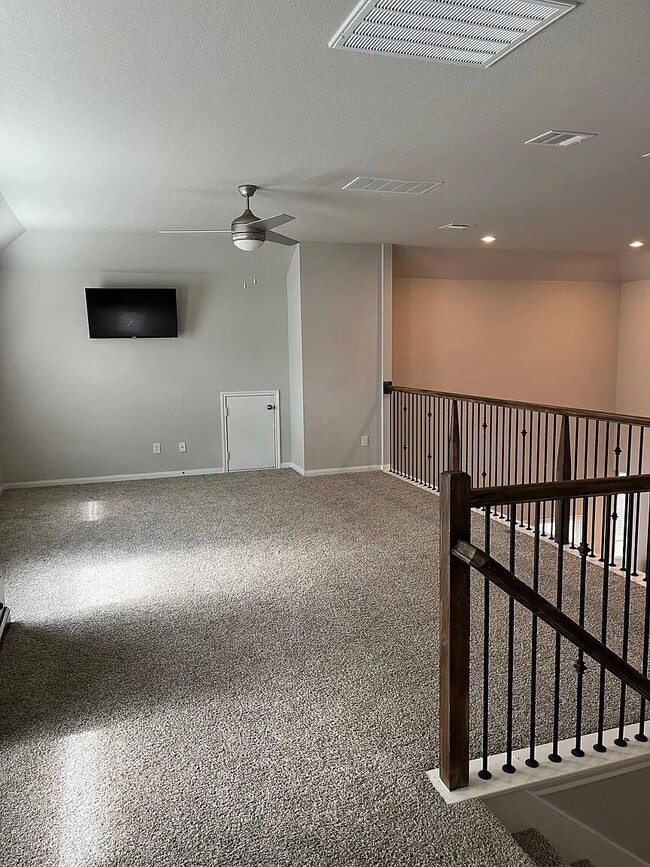 Foto del edificio - Four bedroom home with dedicated home office, game room, 2.5 bathrooms, and fenced yard in Fairwa...