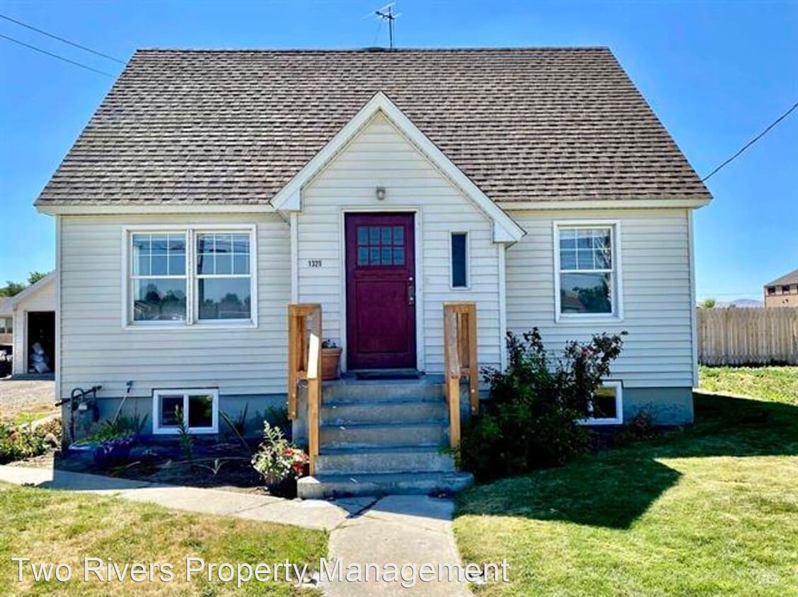 Primary Photo - 3 br, 2 bath House - 1325 W 7th St