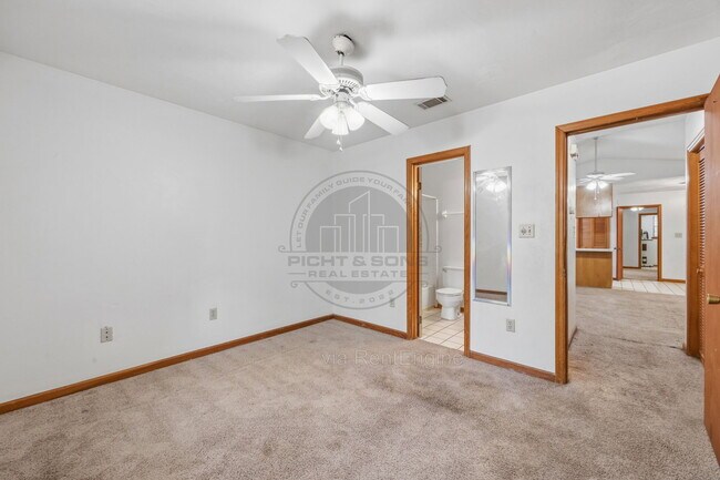 Building Photo - 2339 San Mateo Ct