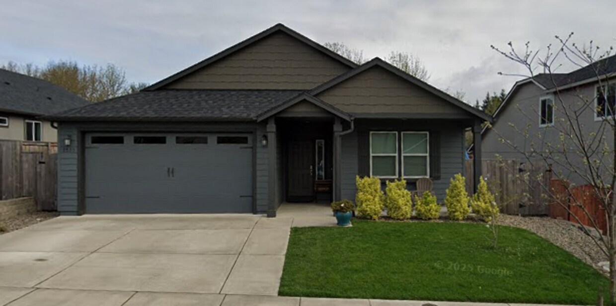 Foto principal - Modern 3 Bedroom House ~ NW Albany ~ Dog F...