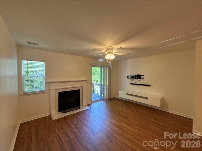 Building Photo - 639 Mountainwater Dr