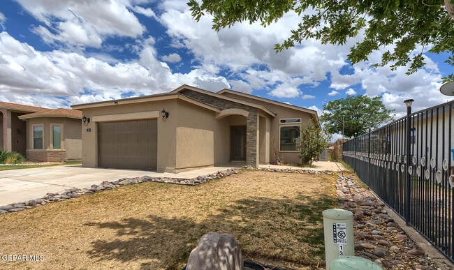 Building Photo - 128 Alamito Creek Ave