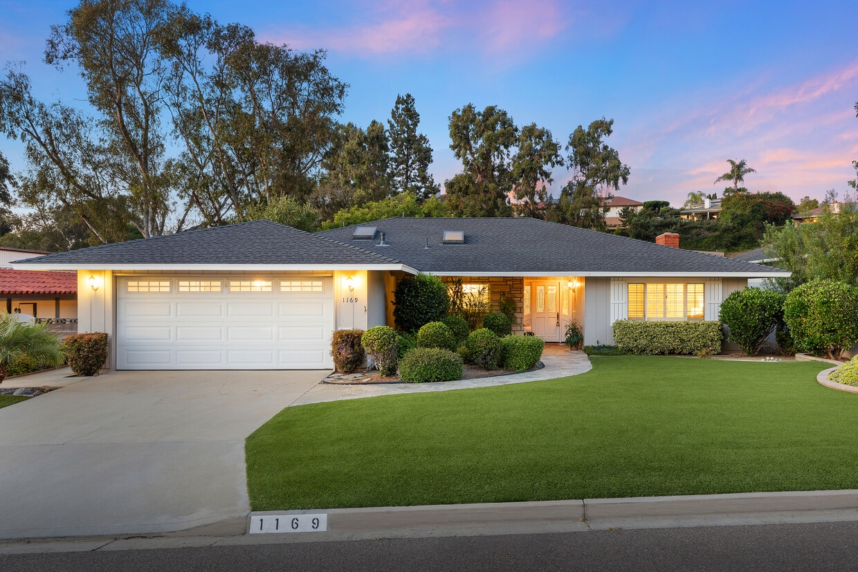 Primary Photo - 1169 San Pablo Dr