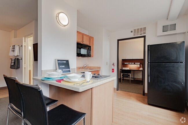 2BR, 2BA - Towers on State - Historical Access