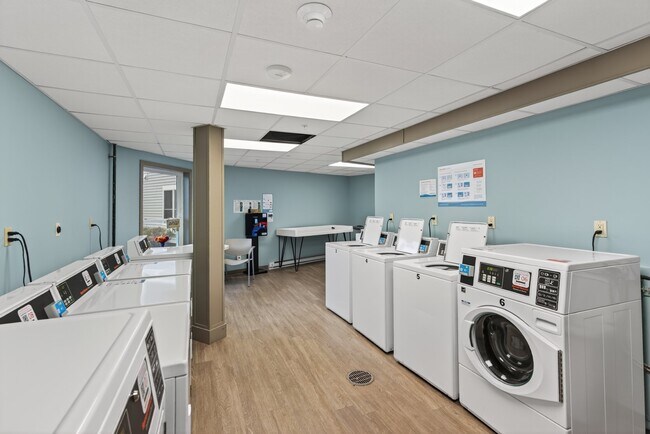 Foto del edificio - 300 E Bridge St