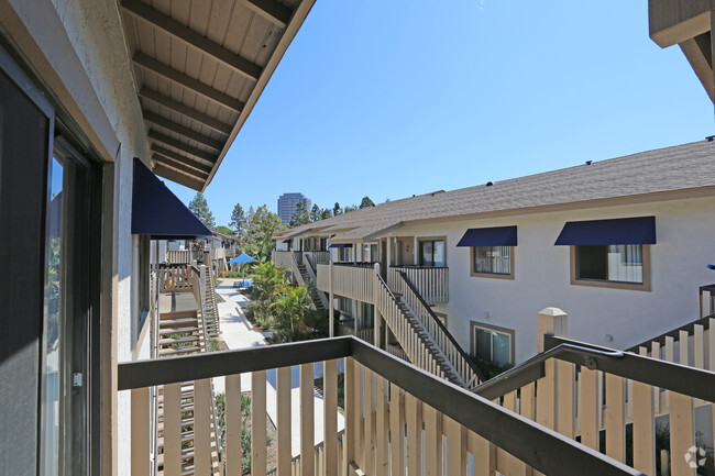 1 BR, 1 BA - 600 SF - La Jolla Canyon