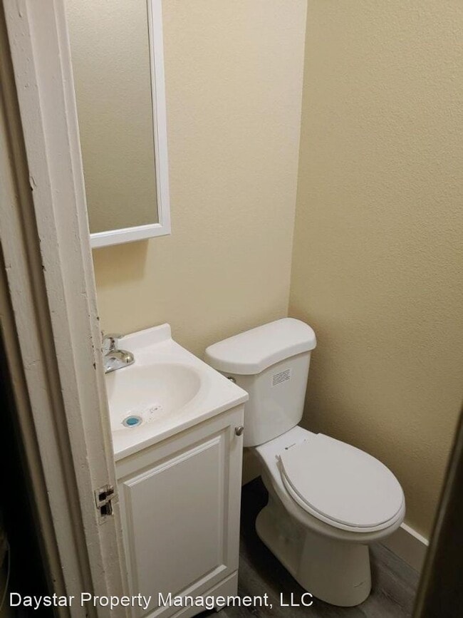 Building Photo - 1 br, 1 bath Apartment - 8634 SE 11th