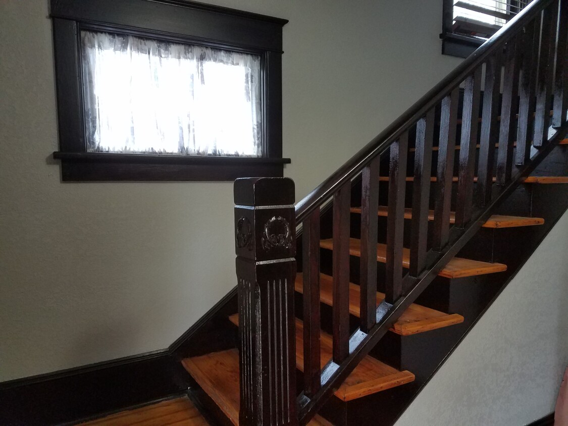 Foto principal - 350 E 12th St