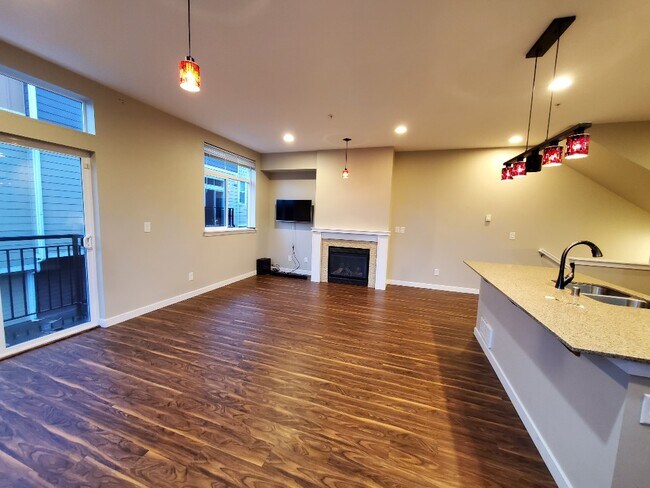 Building Photo - 2101 NW Talus Dr