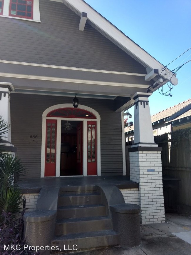 Building Photo - 634 Poland Ave
