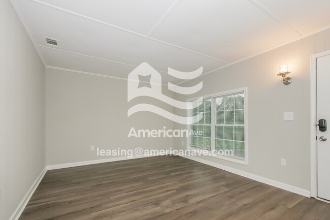 Building Photo - 129 Royal Ct