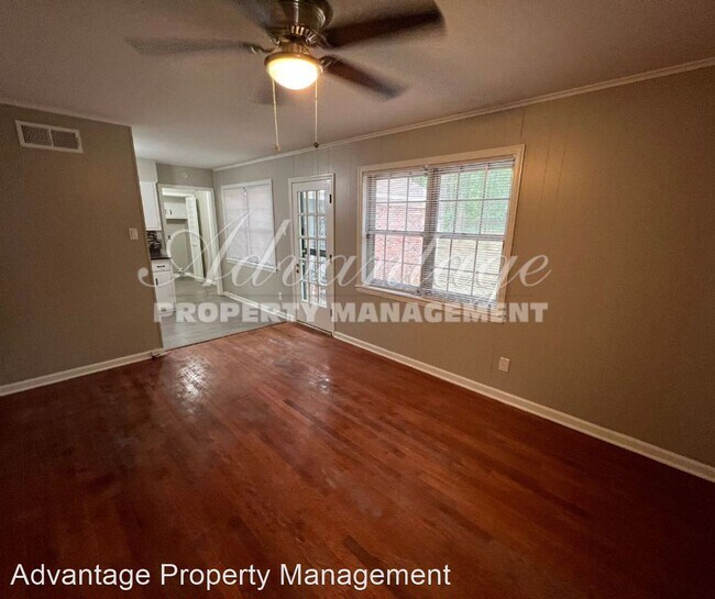 Building Photo - 4 br, 3 bath House - 2951 Invergarry Rd.