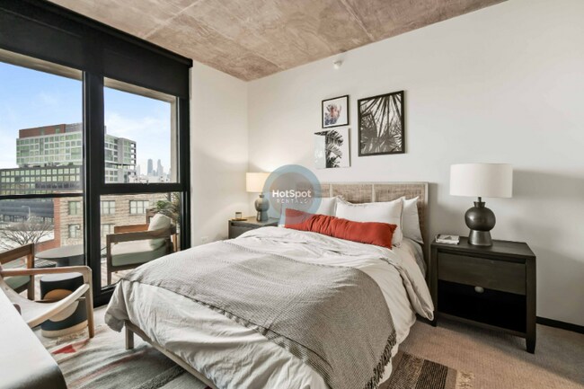 Building Photo - 1545 W Randolph St