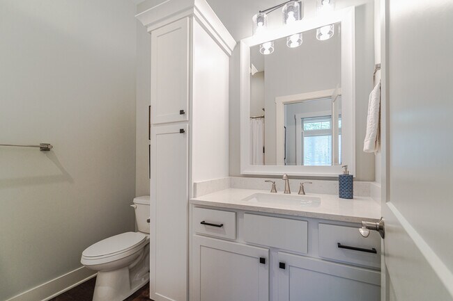 Foto del edificio - 5135 Ranchview Ln N