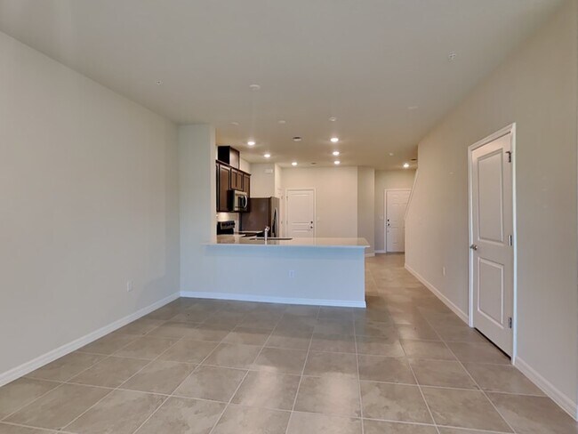Building Photo - 3117 Emerald Acrs Ln