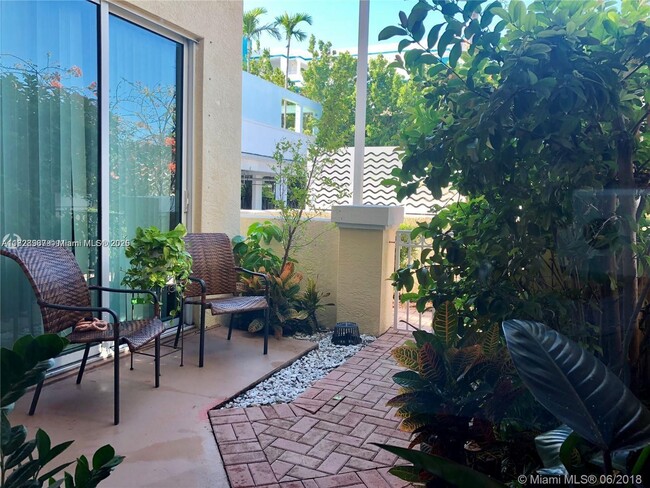 Foto del edificio - 9172 Collins Ave