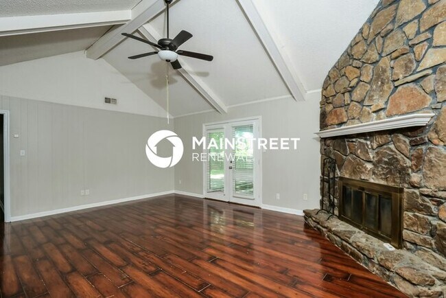 Building Photo - 3 Bedroom Pet-Friendly Home in Cordova, TN with Main Street Renewal