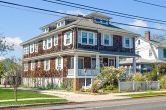 Building Photo - 632 Main Ave