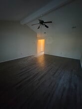 Building Photo - 706 Redstone St