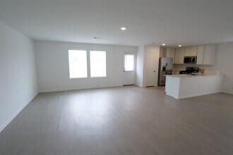 Building Photo - 26727 Feather Reed Dr