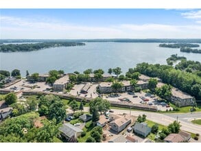 Building Photo - 4407 Wilshire Blvd