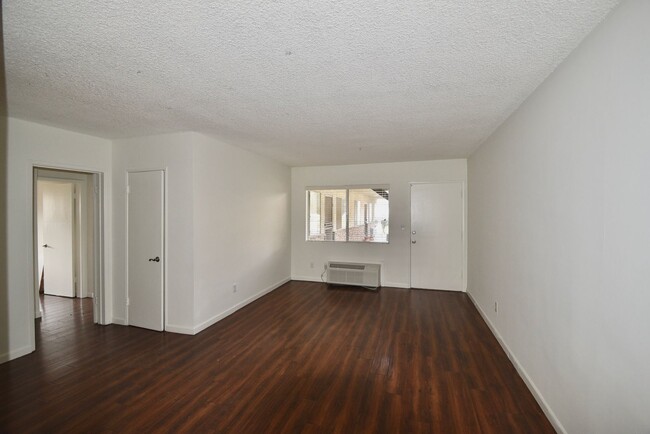 Foto del edificio - 5455 Bellingham Ave