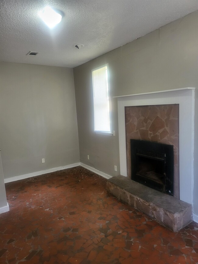 Building Photo - 3705 Suzanne Dr