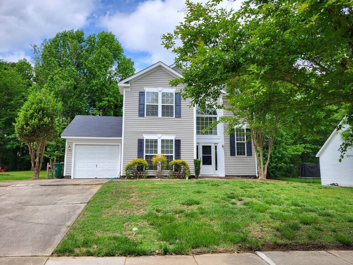 Primary Photo - 3 bedroom in Northwoods