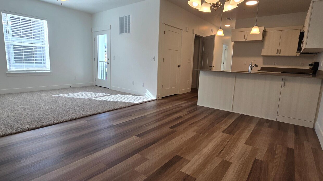 Foto principal - 6512 Skyline Lp Ln