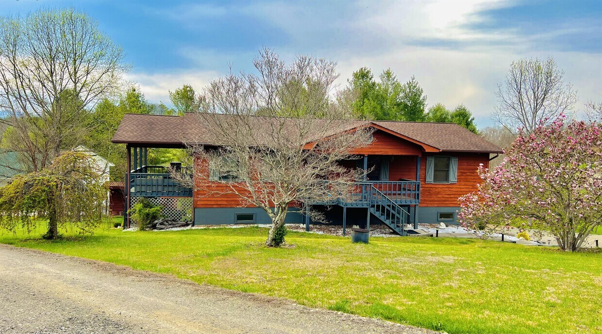 21 Alexander Heights, Leicester, NC 28748 House Rental in Leicester